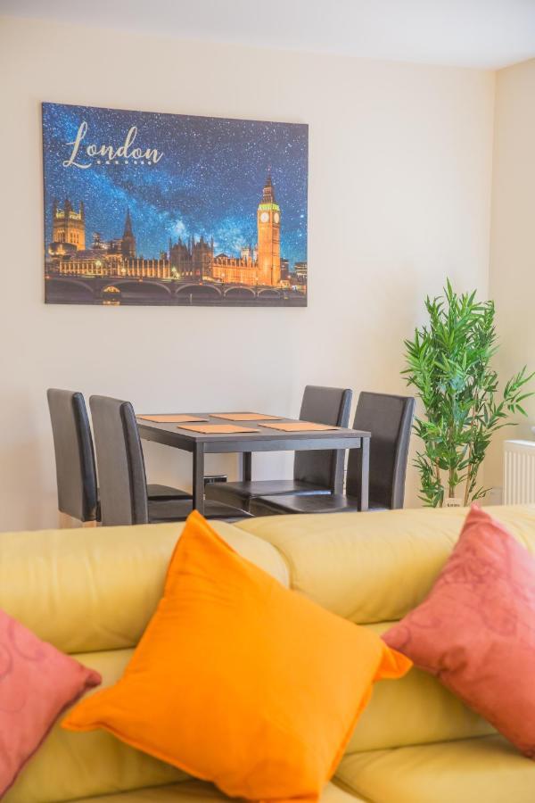 Stylish Modern Newly Built Apartment 15 Min From City Centre Edimburgo Exterior foto