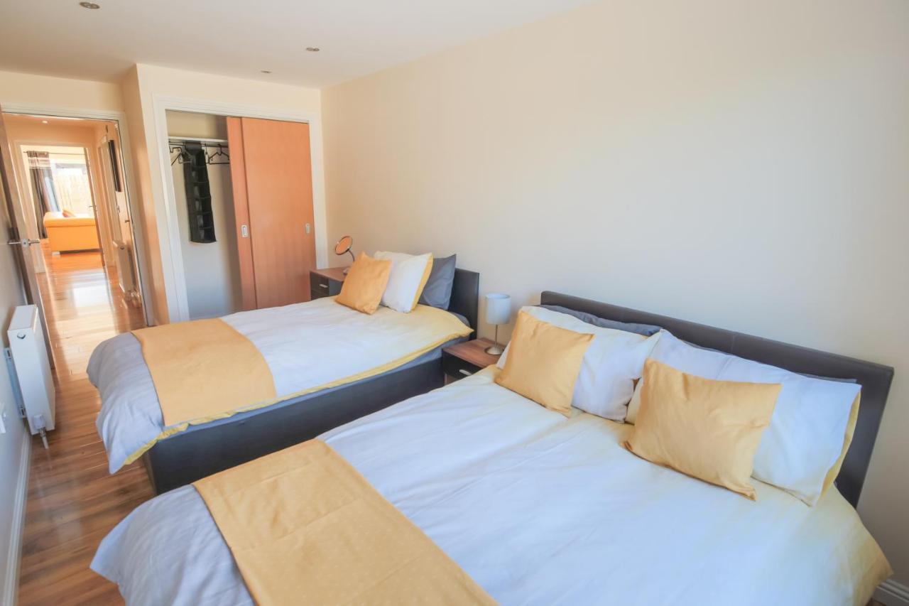 Stylish Modern Newly Built Apartment 15 Min From City Centre Edimburgo Exterior foto