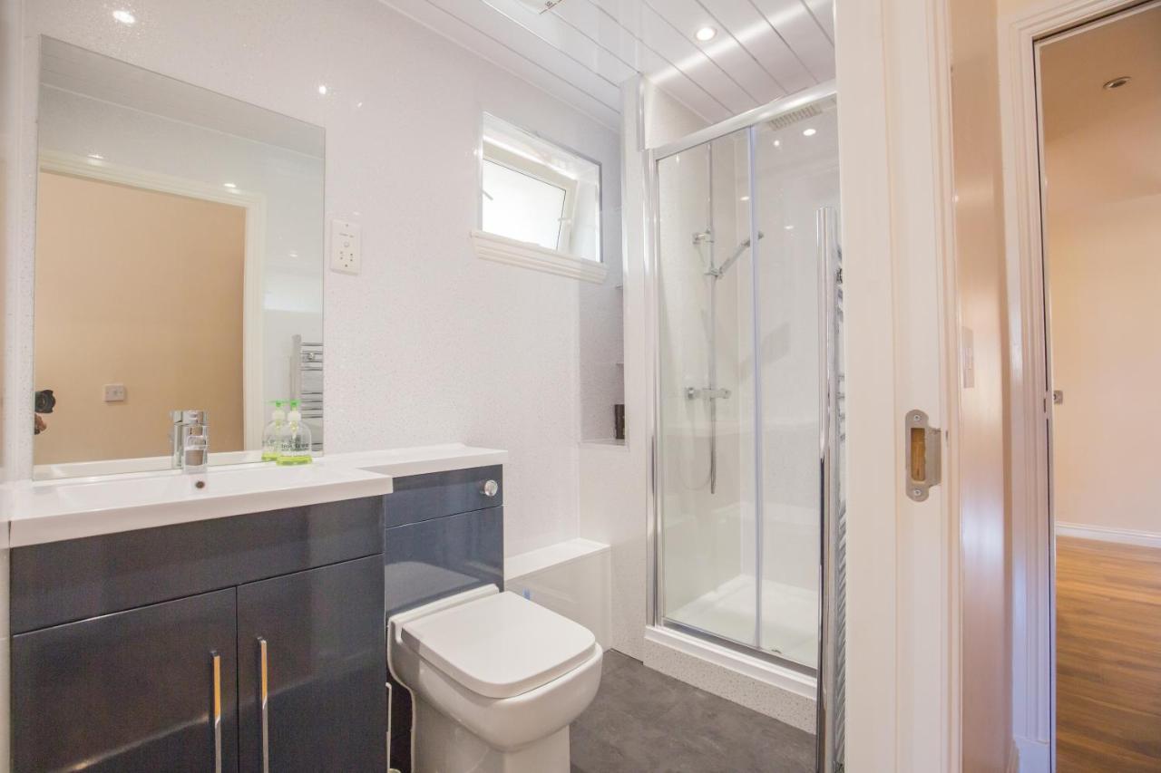 Stylish Modern Newly Built Apartment 15 Min From City Centre Edimburgo Exterior foto